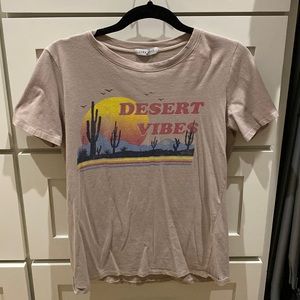 Desert vibes graphic tee